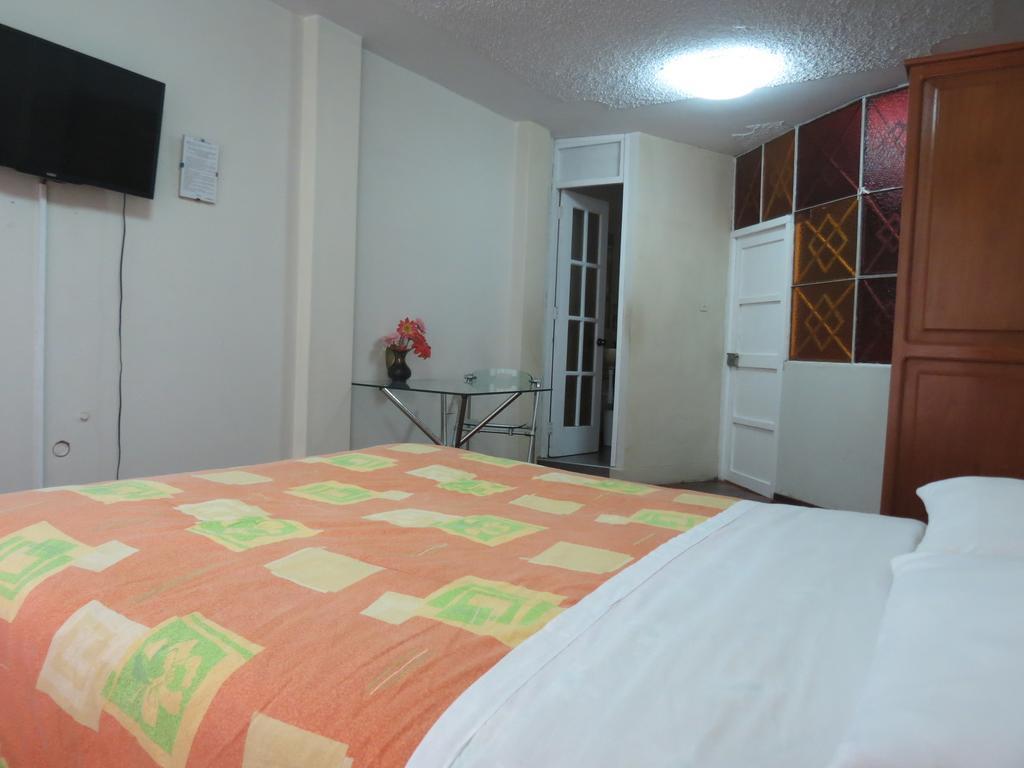 Bed and Breakfast Residencial El Sol De Los Pinos Trujillo Exteriér fotografie
