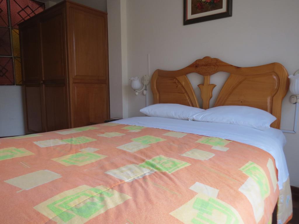 Bed and Breakfast Residencial El Sol De Los Pinos Trujillo Exteriér fotografie