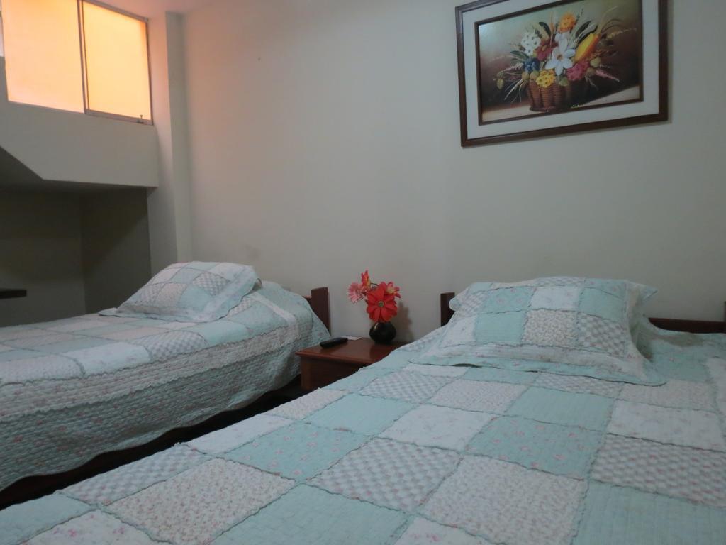 Bed and Breakfast Residencial El Sol De Los Pinos Trujillo Exteriér fotografie
