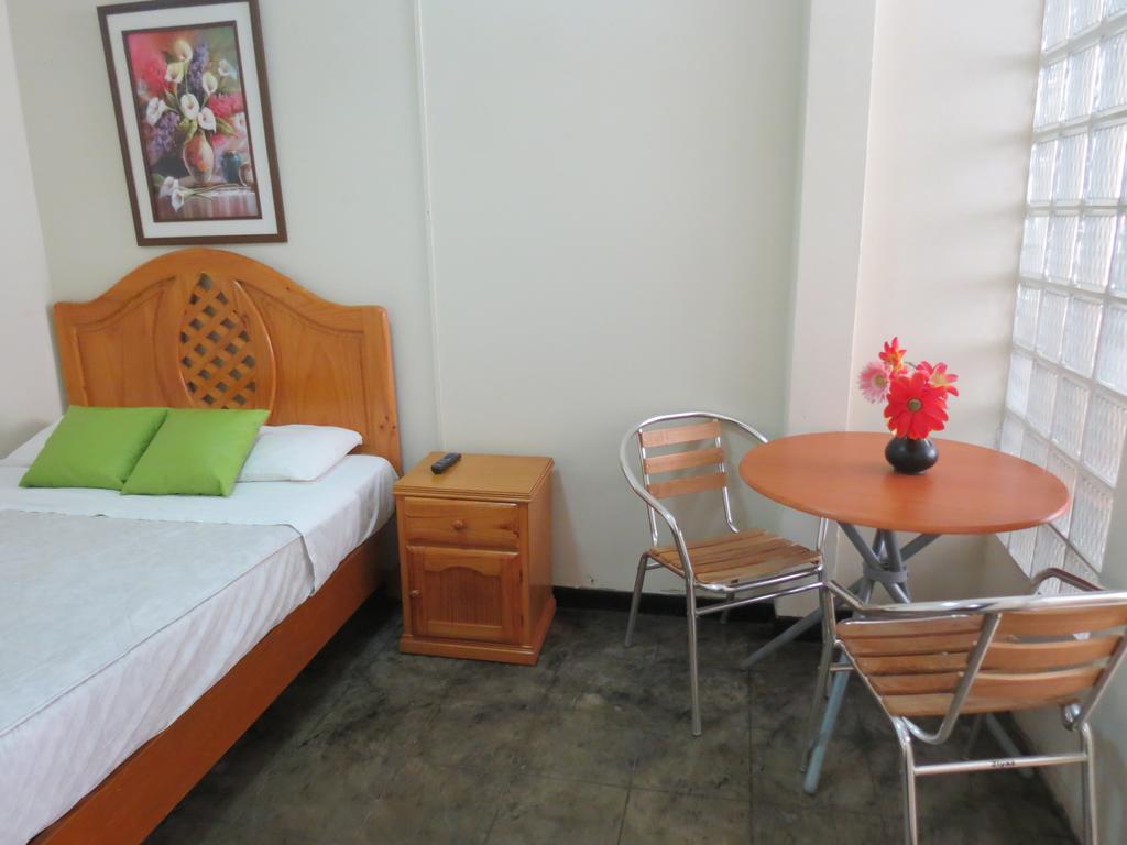 Bed and Breakfast Residencial El Sol De Los Pinos Trujillo Exteriér fotografie