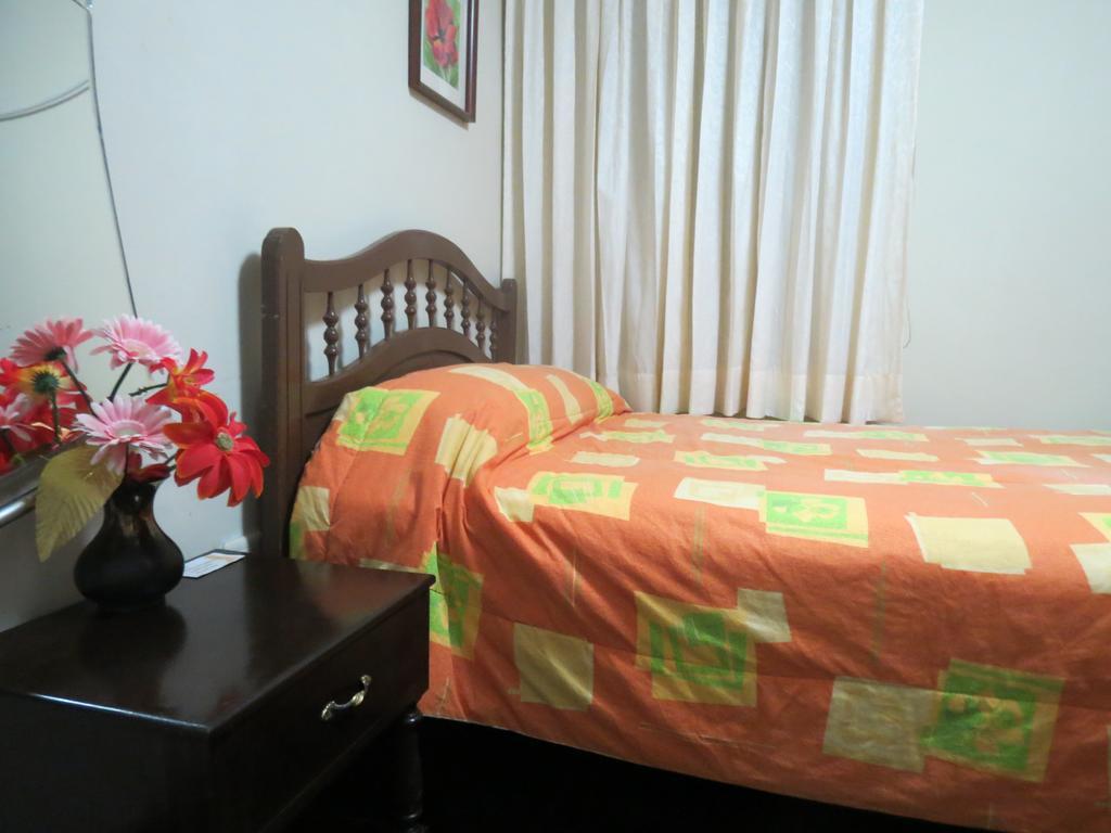 Bed and Breakfast Residencial El Sol De Los Pinos Trujillo Exteriér fotografie