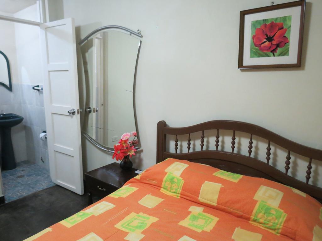 Bed and Breakfast Residencial El Sol De Los Pinos Trujillo Exteriér fotografie