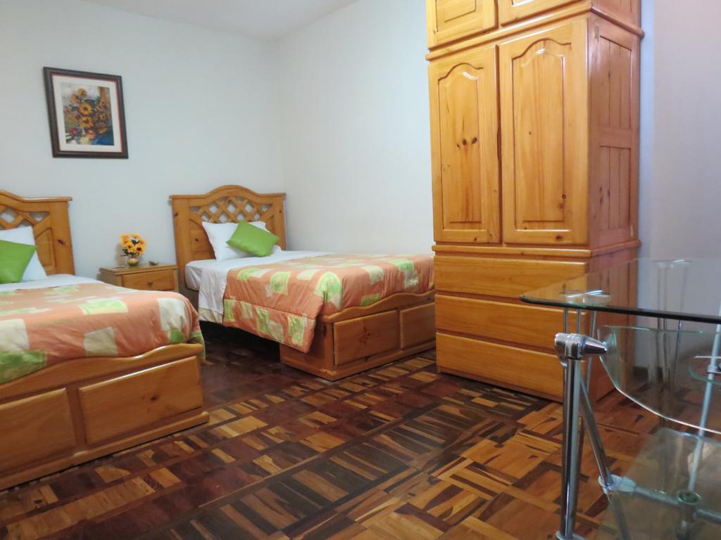 Bed and Breakfast Residencial El Sol De Los Pinos Trujillo Exteriér fotografie